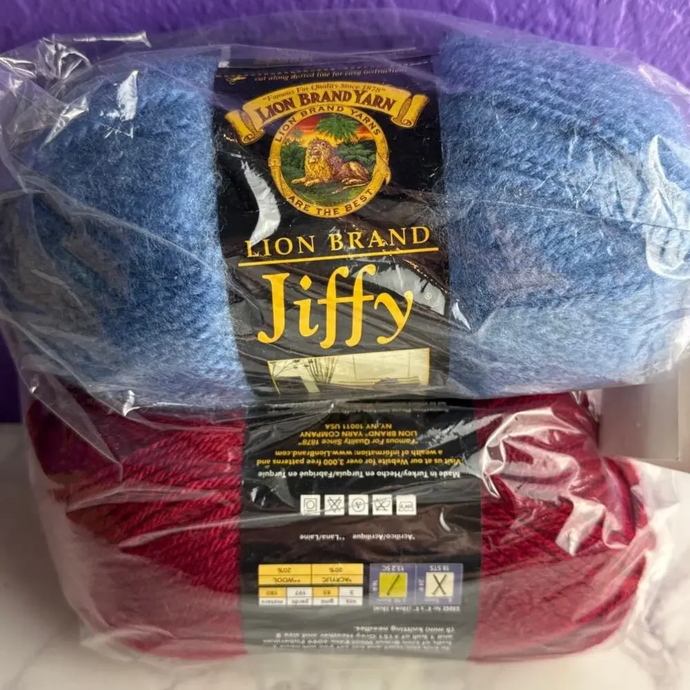 Boye Bulky Yarn Round Loom Set Knitting Kit with Lion Brand Yarn Lot Bundle